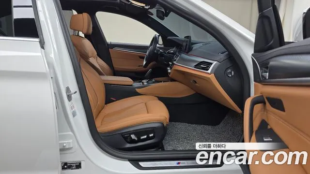 BMW 5 Series G30 — Фото автомобиля 26