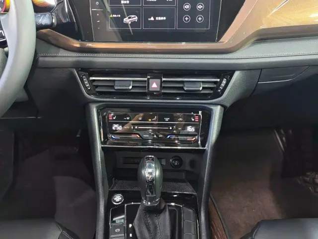 Volkswagen Tharu — Фото автомобиля 14