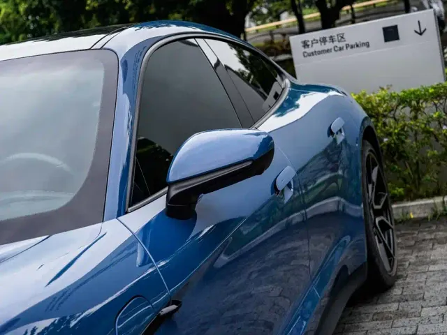 Porsche Taycan — Фото автомобиля 13