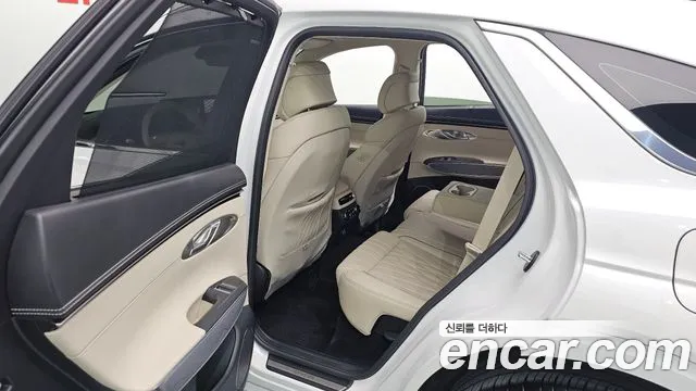 Genesis GV70 — Фото автомобиля 18