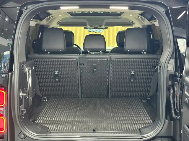 Land Rover Defender — Фото автомобиля 16