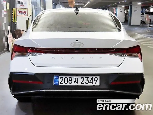 Hyundai Avante CN7 — Фото автомобиля 5