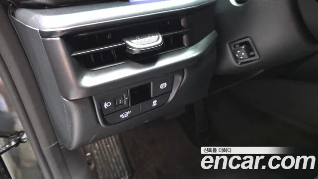 Hyundai Grandeur Grandeur (GN7) 3.5 Бензин 4WD — Фото автомобиля 25