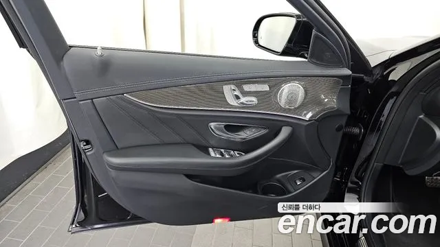 Mercedes-Benz E-Class W213 — Фото автомобиля 13