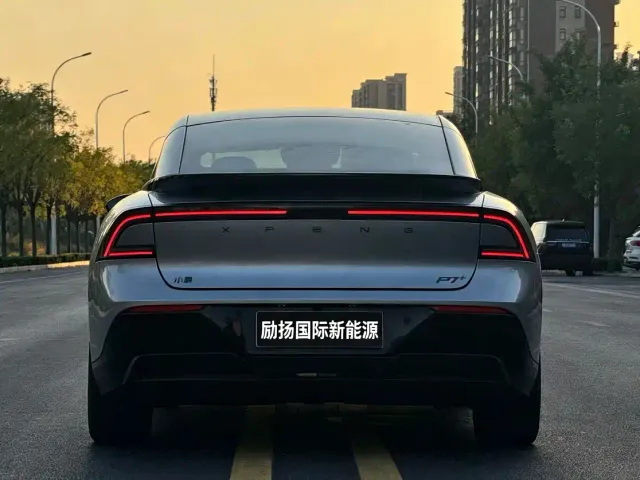 Xpeng P7+ — Фото автомобиля 8