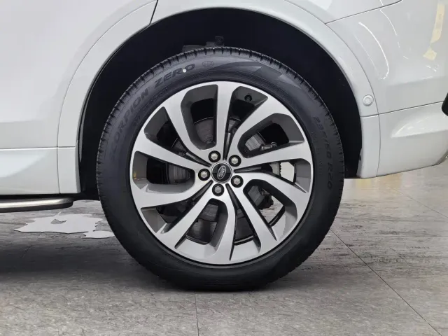 Land Rover Discovery Sport — Фото автомобиля 12