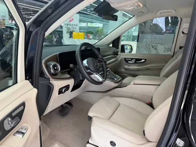Mercedes-Benz V-Class — Фото автомобиля 4
