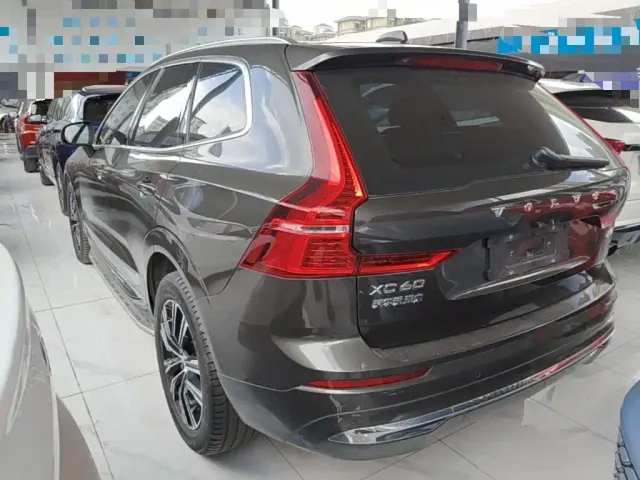 Volvo XC60 — Фото автомобиля 4