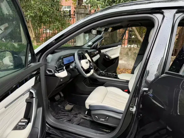 Geely Boyue L — Фото автомобиля 8