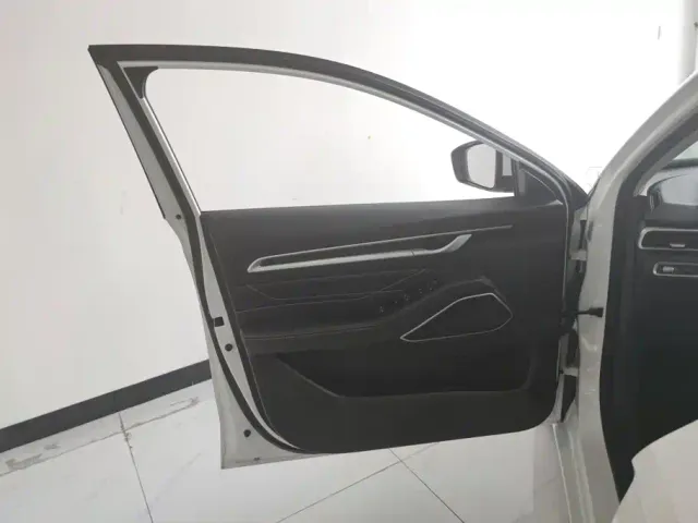 Geely Emgrand — Фото автомобиля 7