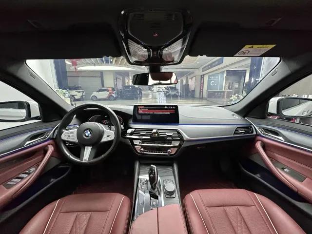 BMW 5 Series — Фото автомобиля 9