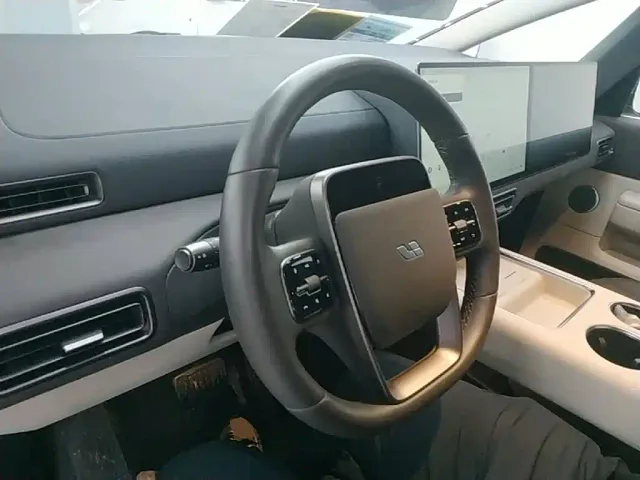 Li Auto MEGA — Фото автомобиля 9