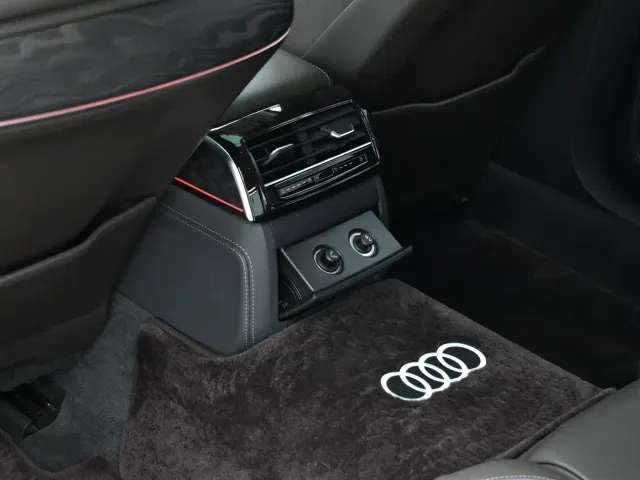 Audi A8 — Фото автомобиля 23