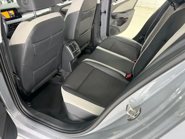 Volkswagen Golf — Фото автомобиля 14