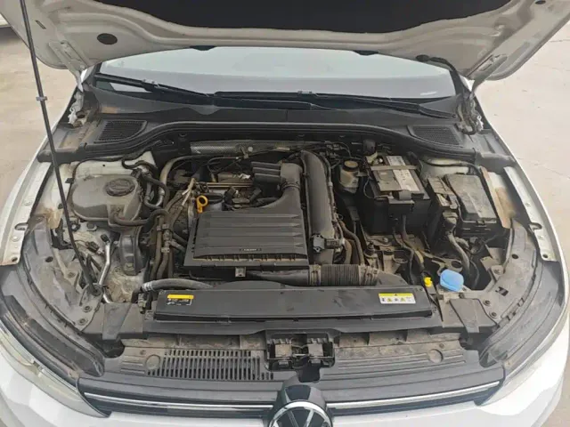 Volkswagen Golf — Фото автомобиля 19