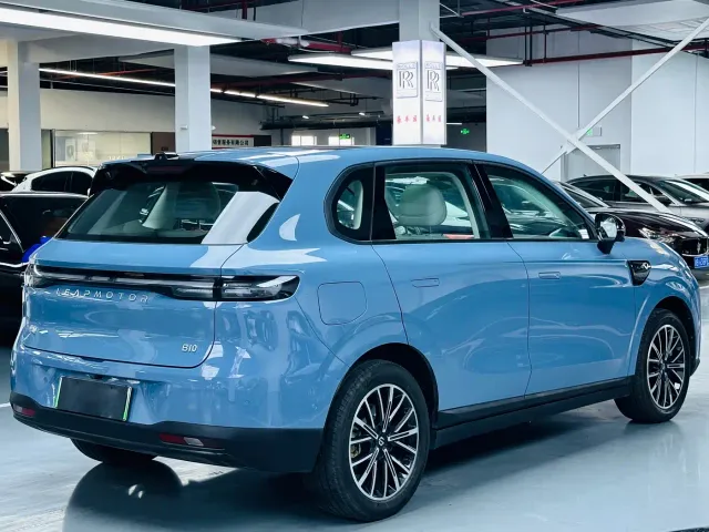 Leapmotor B10 — Фото автомобиля 15