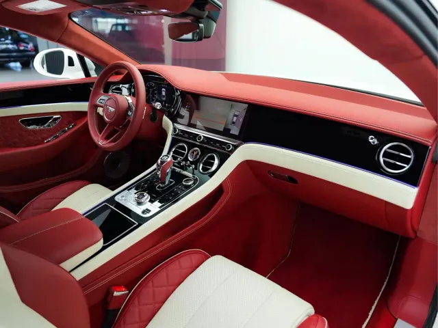 Bentley Continental — Фото автомобиля 12