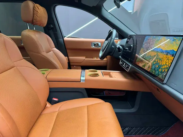 Li Auto L8 — Фото автомобиля 17