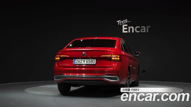 Volkswagen Jetta — Фото автомобиля 4