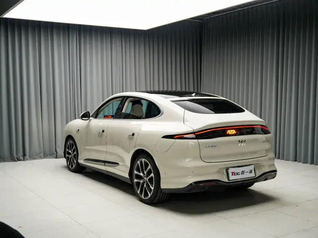 IM Motors LS6 — Фото автомобиля 10