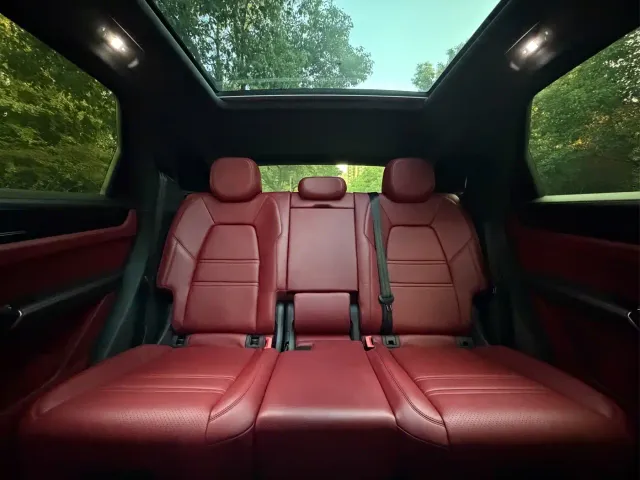 Porsche Cayenne — Фото автомобиля 9