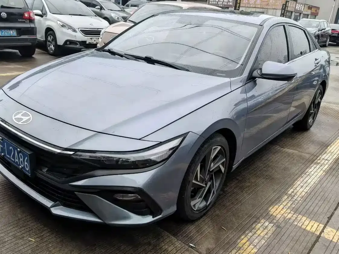 Фотография автомобиля — Hyundai Elantra