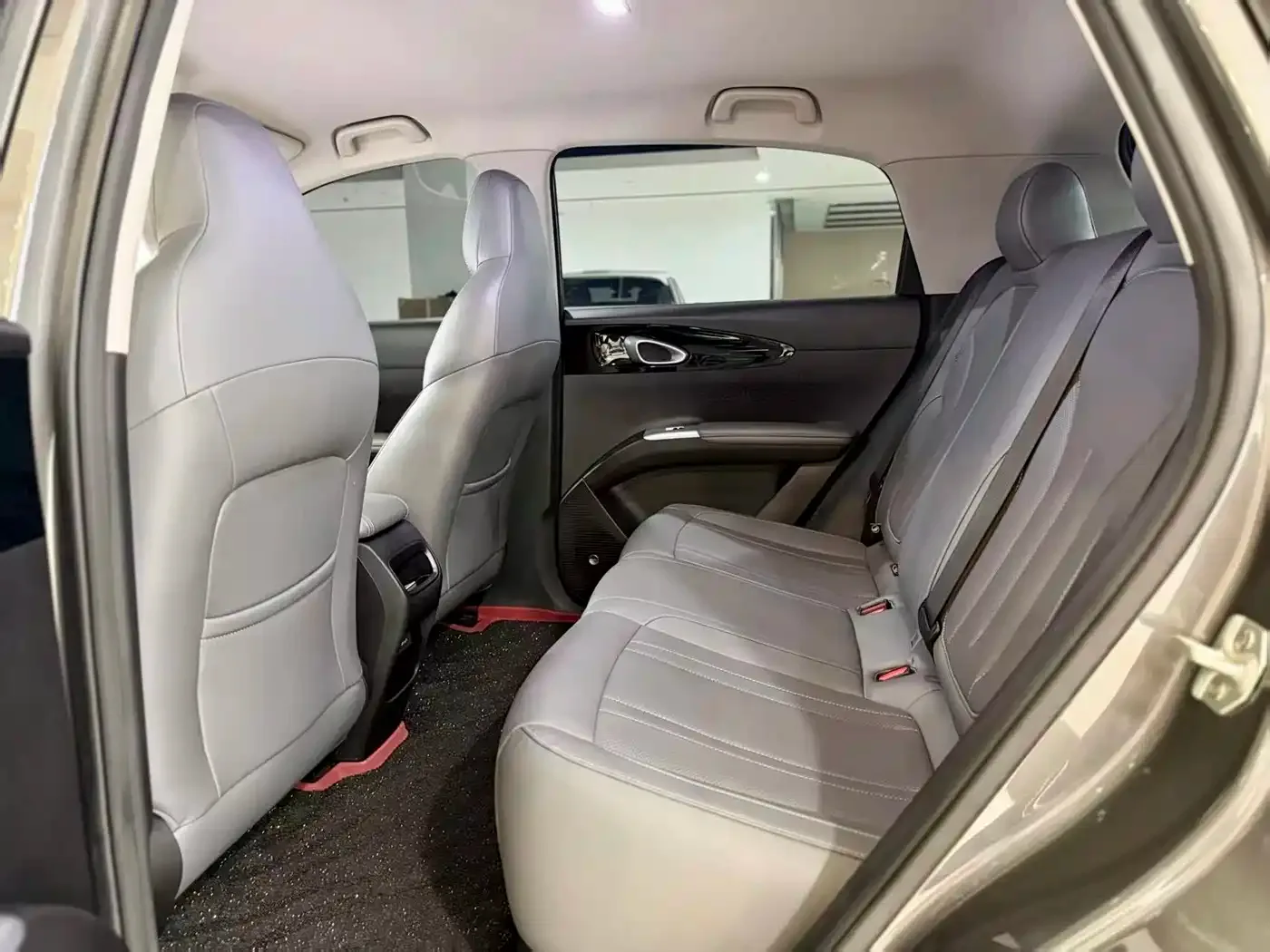 Geely Galaxy Starry Wish 2025 UP 410km Explorer Edition — Фото автомобиля 8