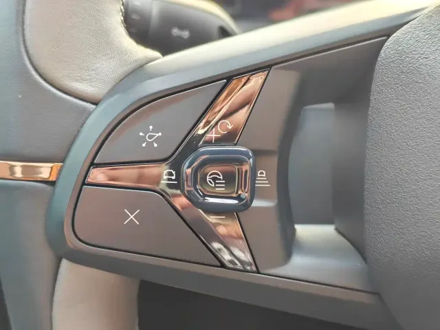 Lynk & Co Z20 — Фото автомобиля 22
