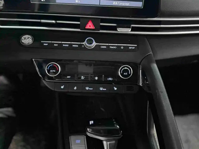 Hyundai Elantra — Фото автомобиля 5