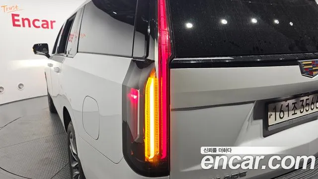 Cadillac Escalade 5th Gen — Фото автомобиля 23