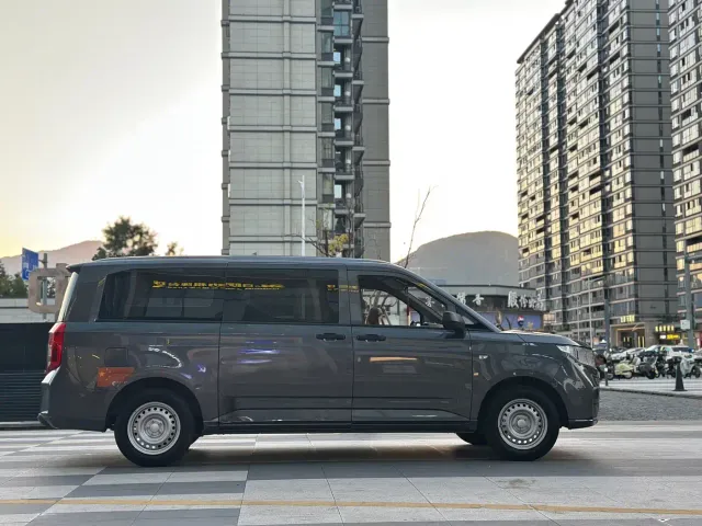 Wuling Zhengcheng — Фото автомобиля 16