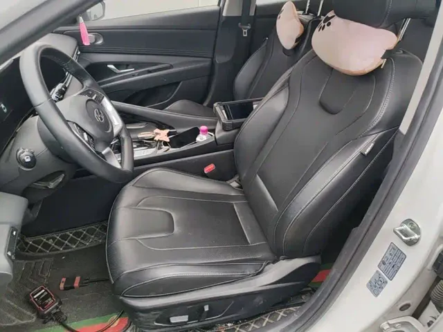 Hyundai Elantra — Фото автомобиля 14