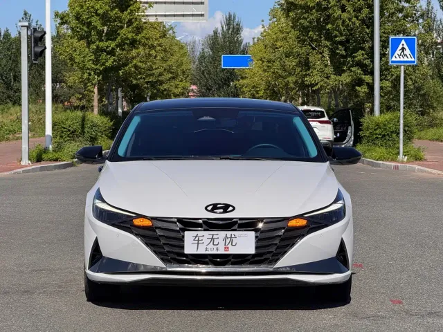 Hyundai Elantra — Фото автомобиля 2