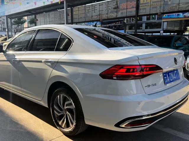 Volkswagen Bora — Фото автомобиля 7