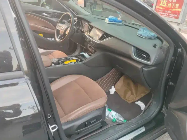 Buick Regal — Фото автомобиля 8