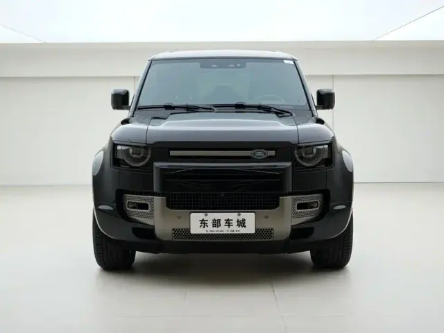 Land Rover Defender — Фото автомобиля 2