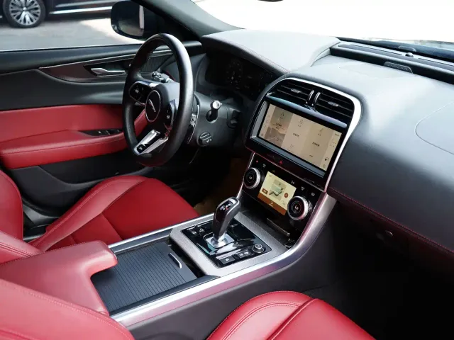 Jaguar XEL — Фото автомобиля 18