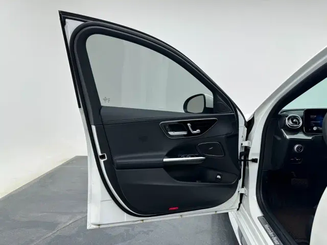 Mercedes-Benz C-Class — Фото автомобиля 13