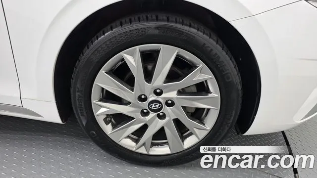 Hyundai Grandeur (New) Hybrid — Фото автомобиля 6