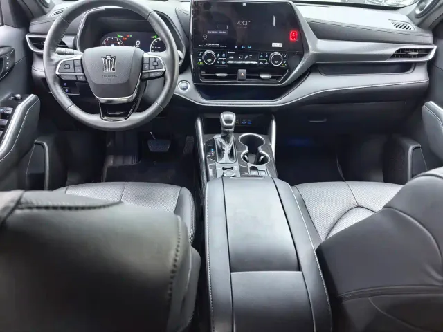 Toyota Crown Kluger — Фото автомобиля 7