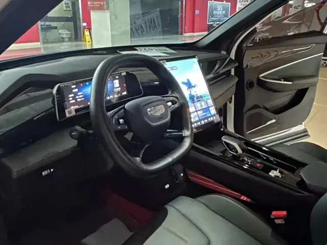 Geely Boyue — Фото автомобиля 5