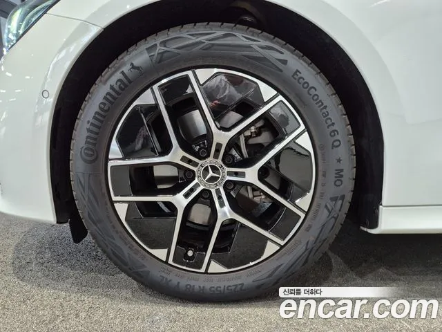 Mercedes-Benz E-Class — Фото автомобиля 5