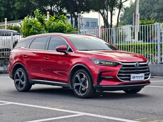 BYD Tang — Фото автомобиля 3