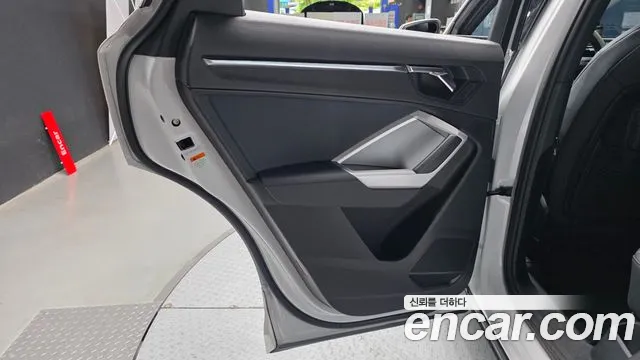 Audi Q3 35 TDI quattro Premium — Фото автомобиля 25