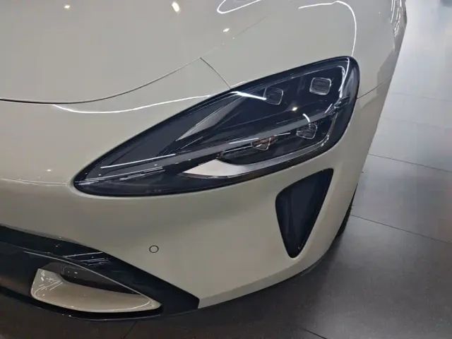 Xiaomi SU7 — Фото автомобиля 23