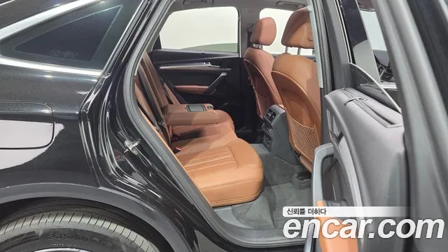 Audi Q5 45 TFSI quattro Sportback Premium — Фото автомобиля 12