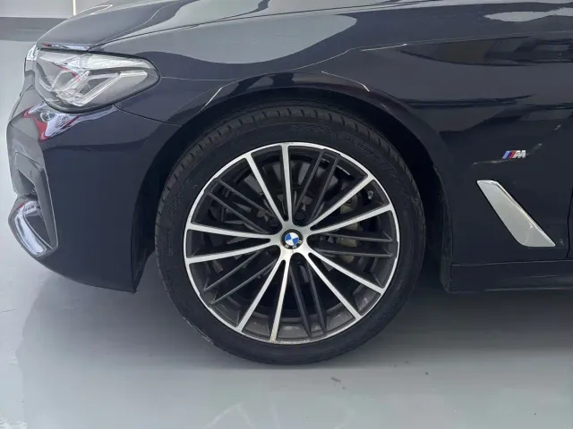 BMW 5 Series — Фото автомобиля 7