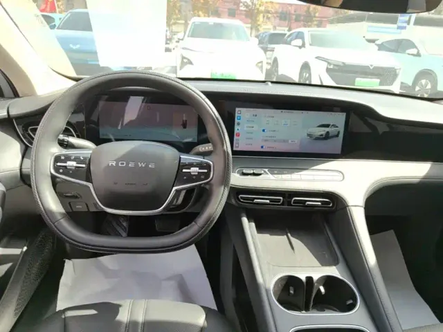Roewe D7 — Фото автомобиля 13