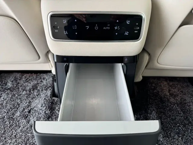 Li Auto MEGA — Фото автомобиля 16