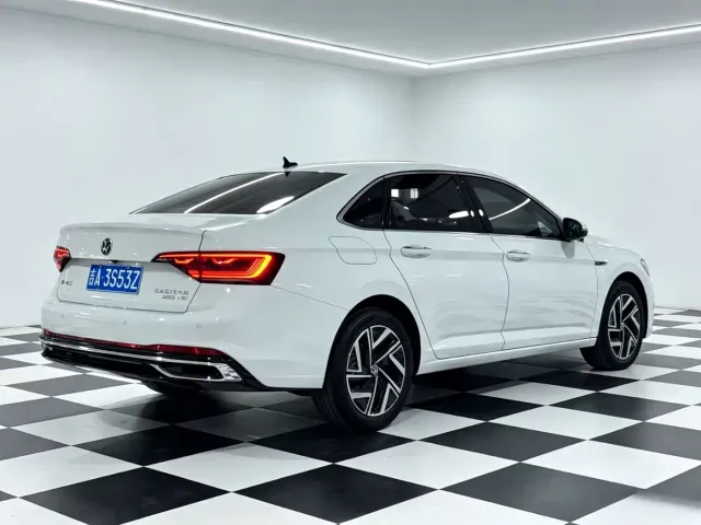 Volkswagen Sagitar — Фото автомобиля 6